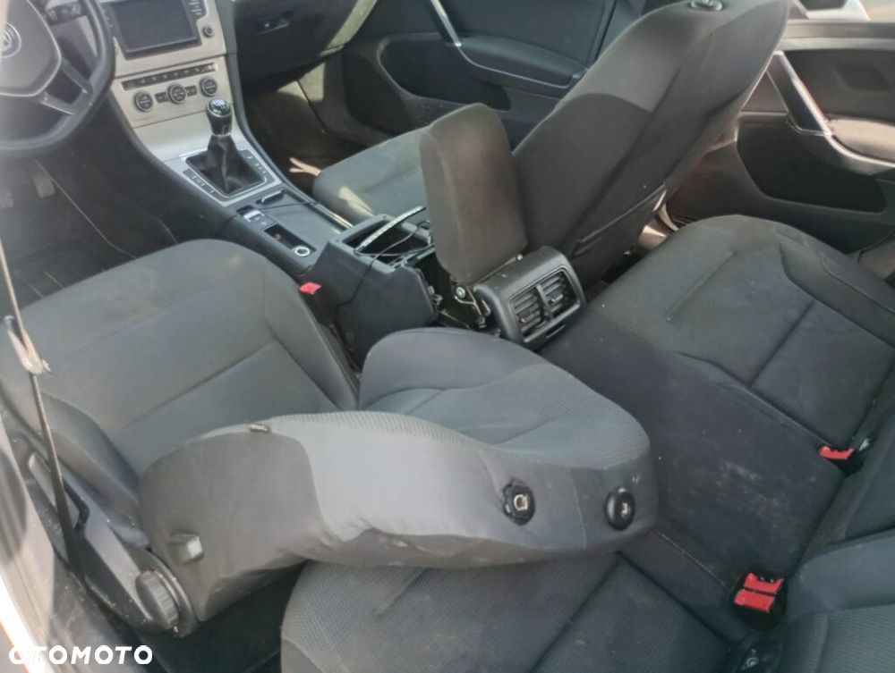 Volkswagen Golf Variant 1.6 TDI BlueMotion Comfortline - 10
