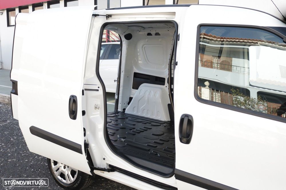 Fiat Doblo Cargo 1.6 M-Jet Easy 3Lug 105cv - 17