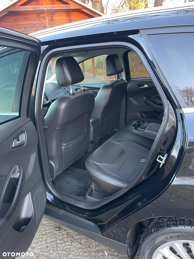 Ford Focus SW ver-turnier-1-5-ecoblue-start--stopp--system-titanium - 17