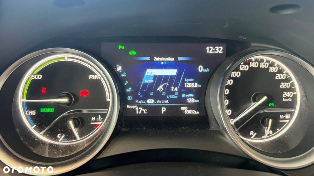 Toyota Camry - 32