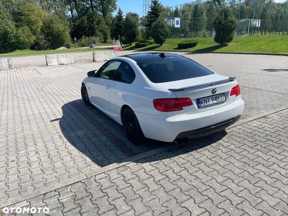 BMW Seria 3 330d xDrive Coupe - 4