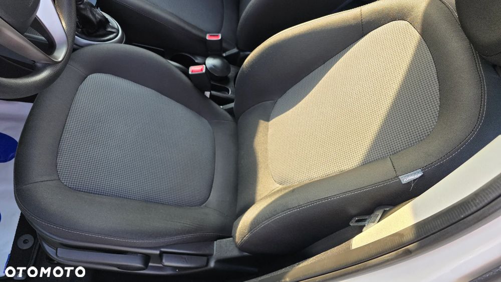 Hyundai i20 - 13