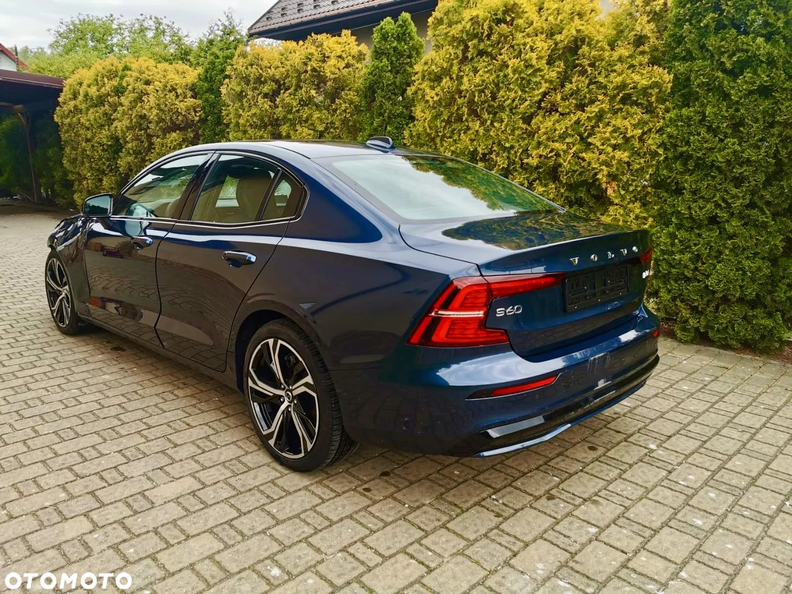 Volvo S60 B5 B AWD Plus Dark - 6