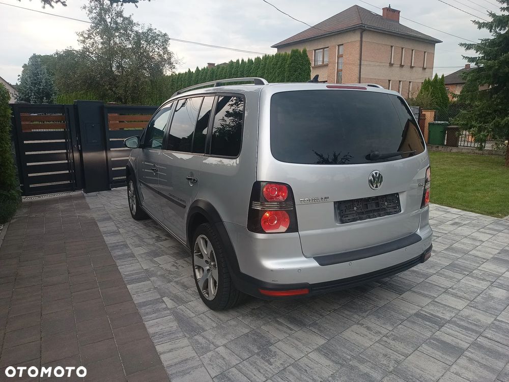 Volkswagen Touran - 2
