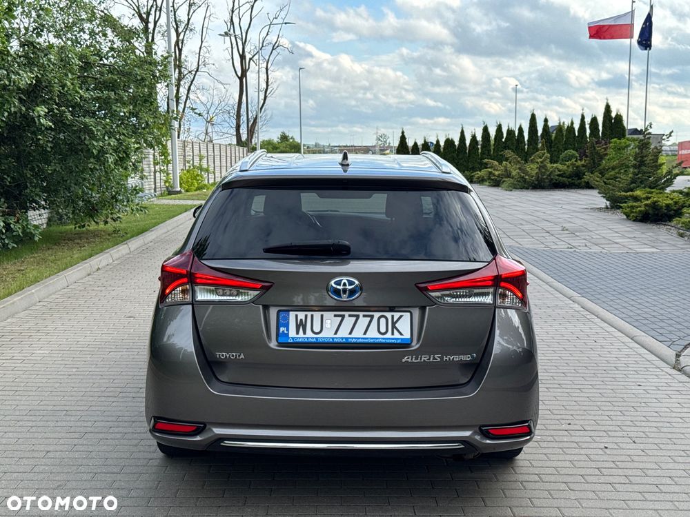 Toyota Auris Hybrid 135 Premium - 10