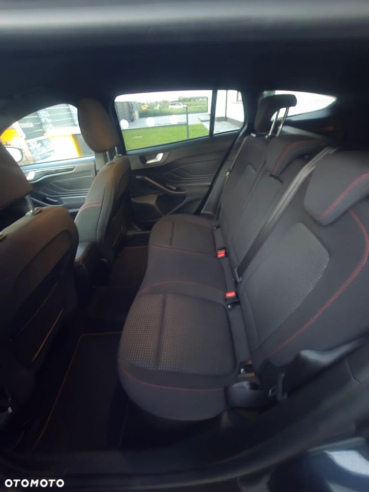 Ford Focus ver-1-5-ecoboost-st--line-ass-powershift - 11