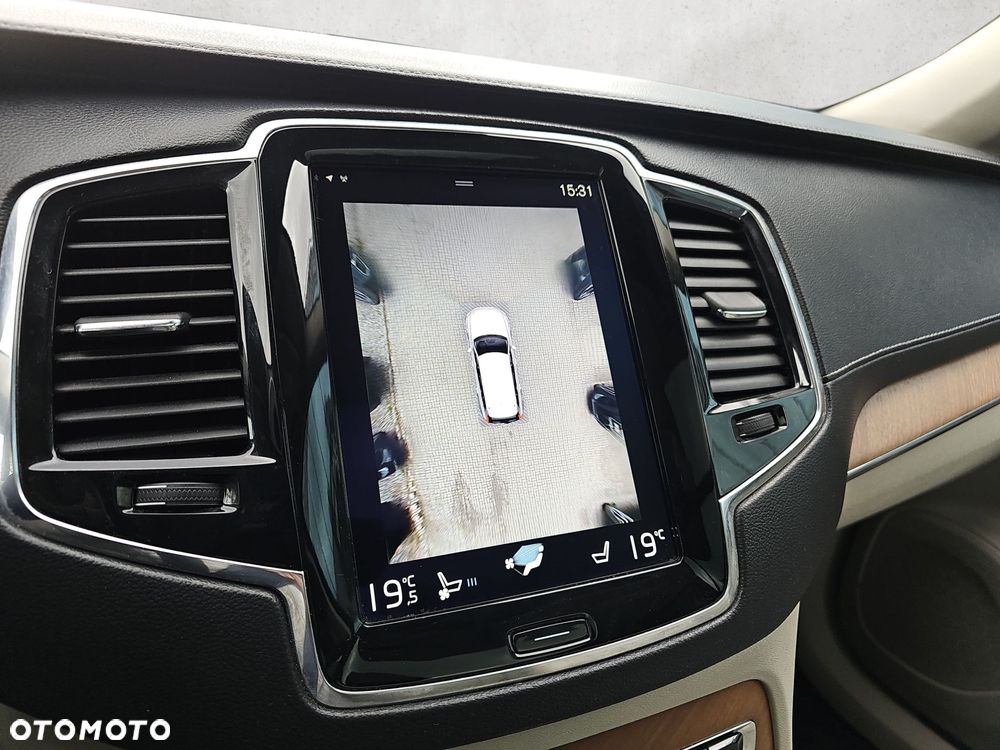Volvo XC 90 - 21