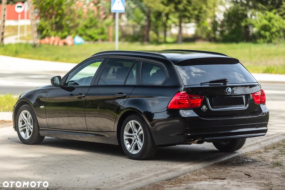 BMW Seria 3 318d DPF Edition Sport - 10