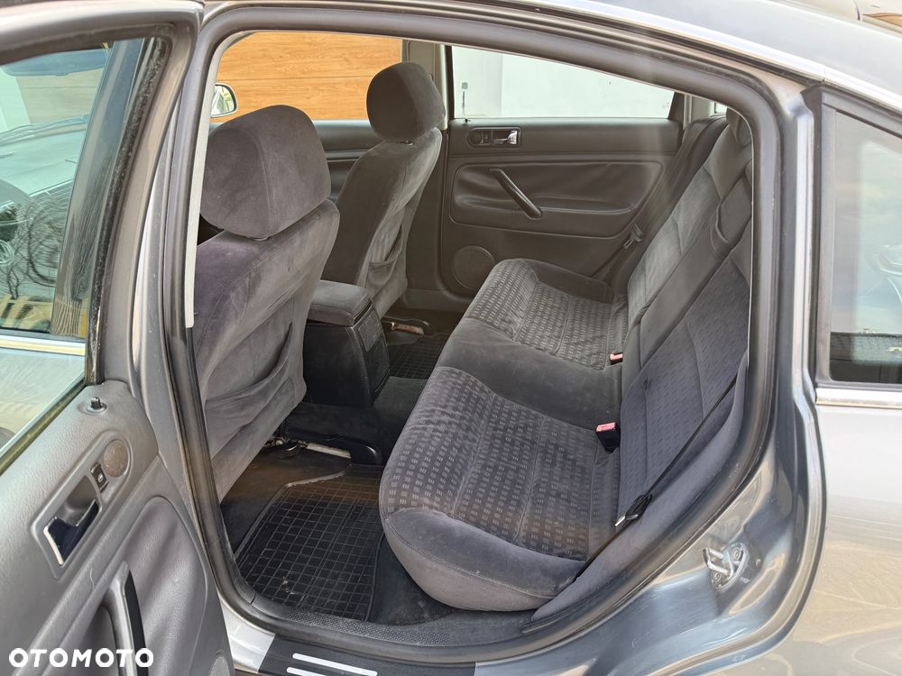 Volkswagen Passat 1.9 TDI - 9