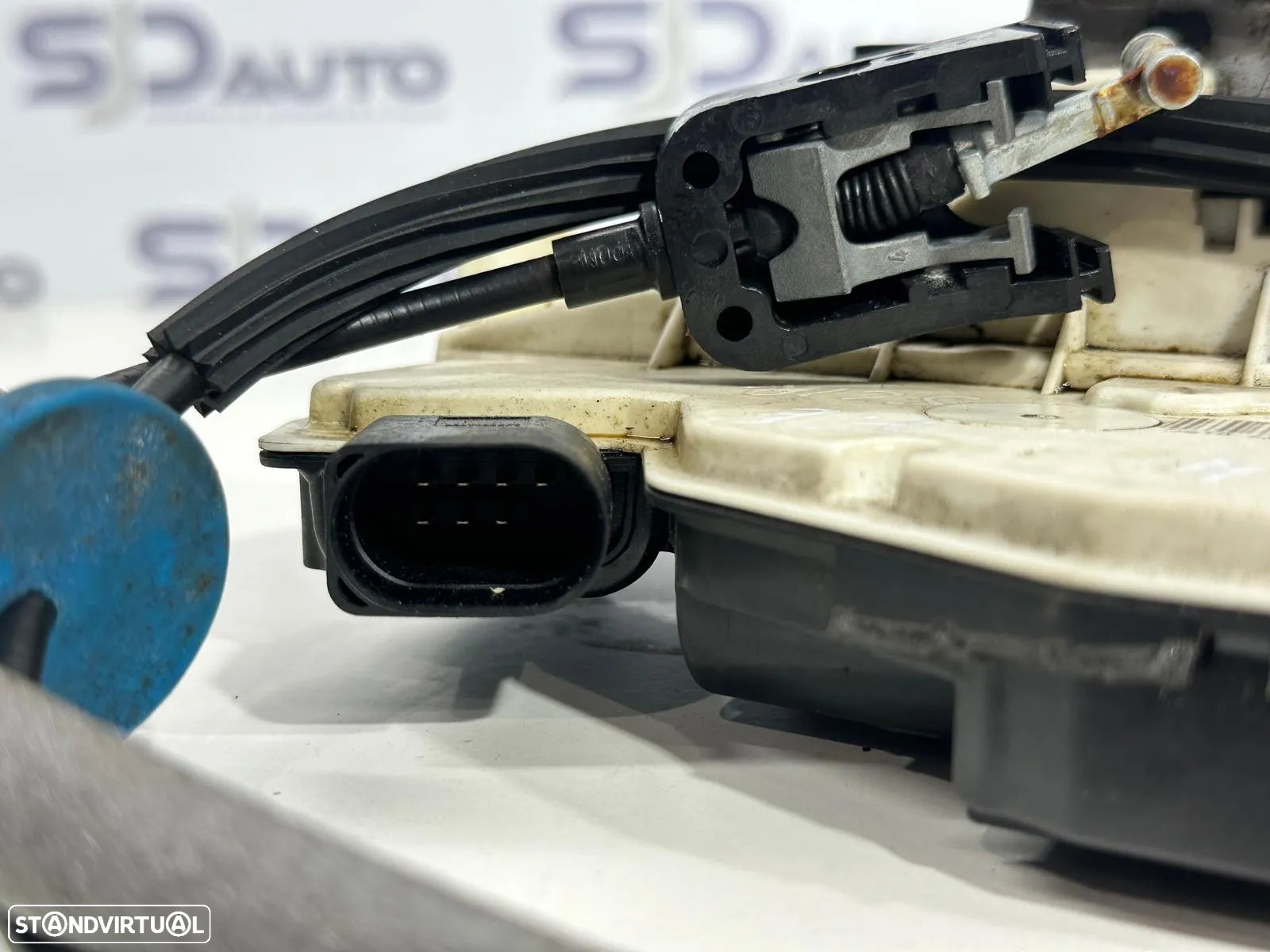 Fecho Esquerdo - VW Scirocco (2010) / VW Golf / Seat Ibiza - 2