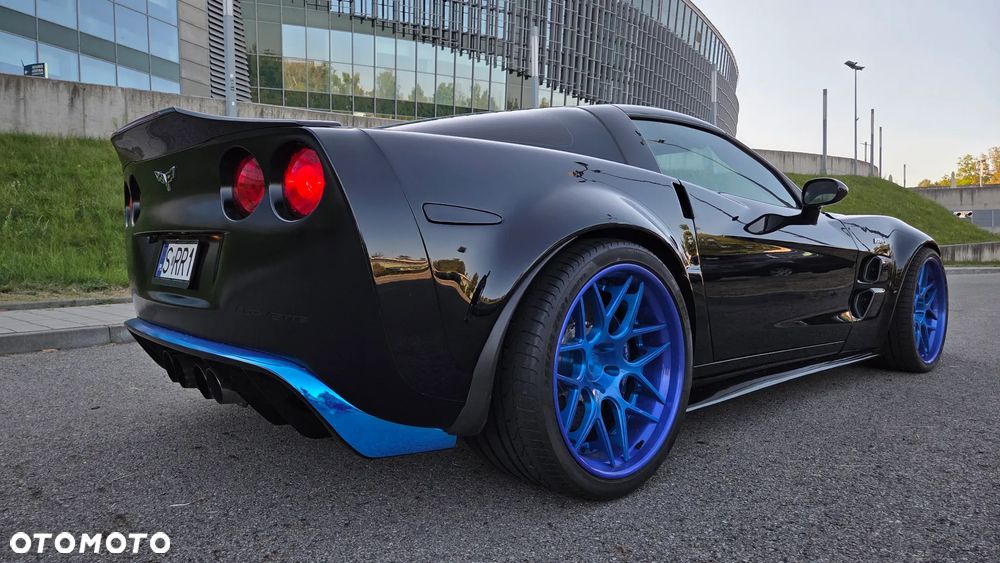 Chevrolet Corvette - 5