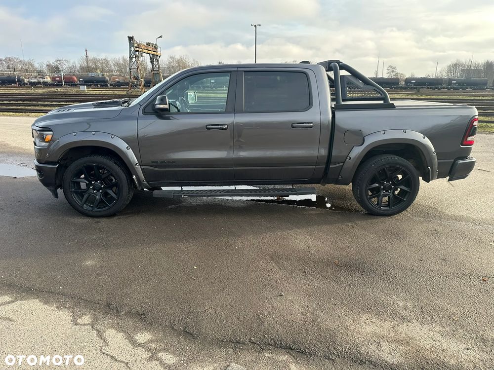 RAM 1500 5.7 Crew Cab Shortbed Laramie Black - 5