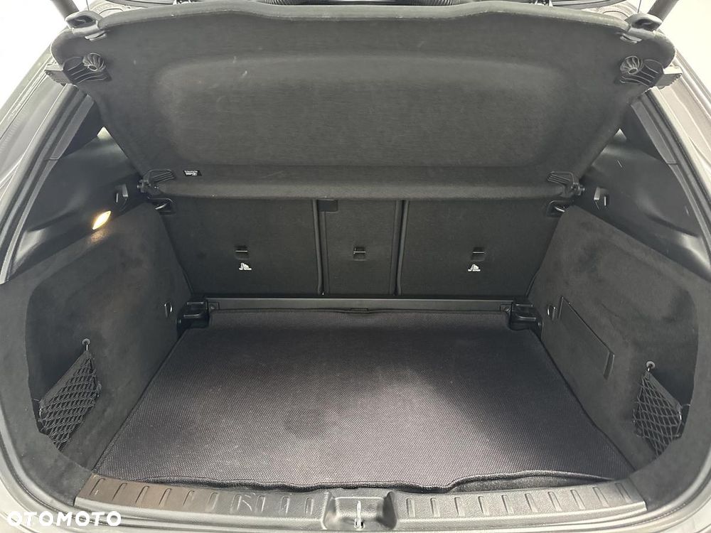 Mercedes-Benz GLA 200 Progressive - 24