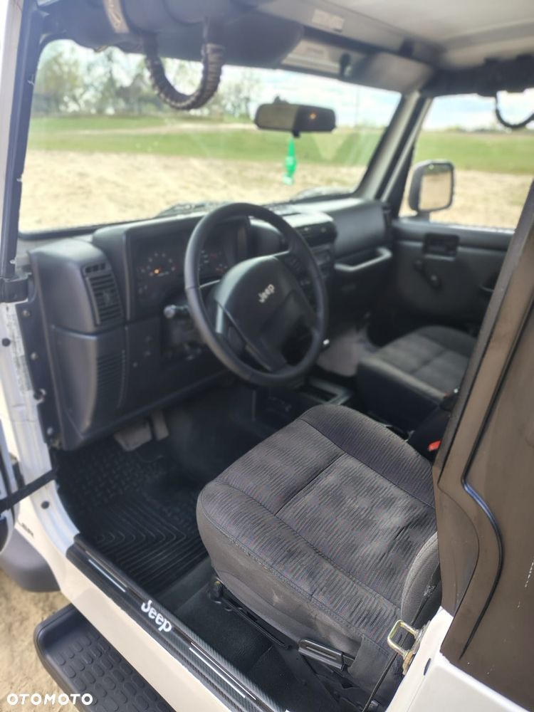 Jeep Wrangler - 3