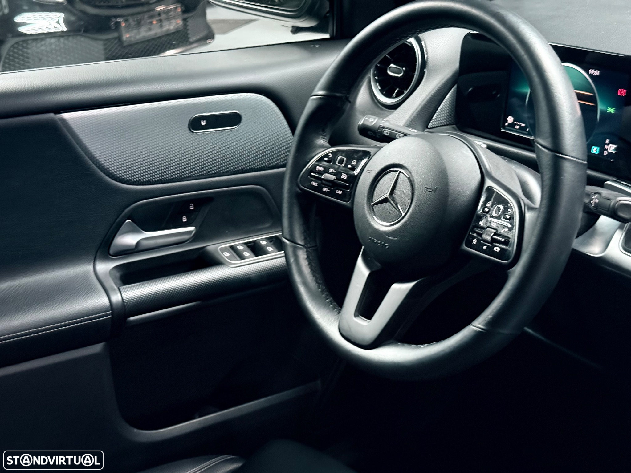 Mercedes-Benz GLB 200 d 4Matic 8G-DCT EDITION 2022 - 21