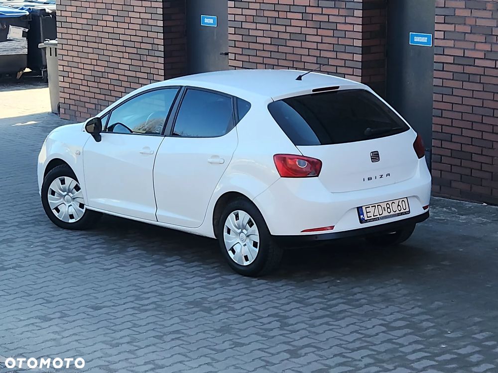Seat Ibiza 2015 photo 3