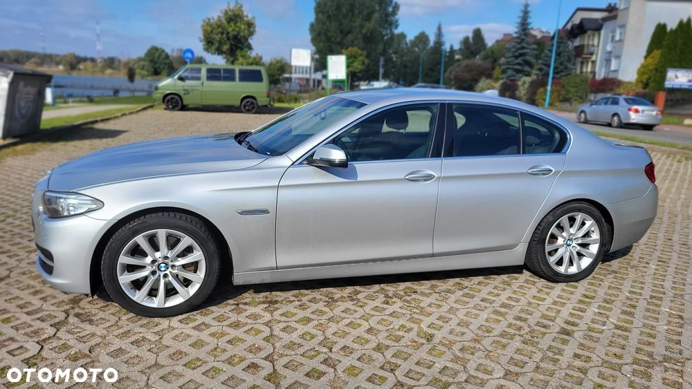 BMW Seria 5 525d xDrive - 3