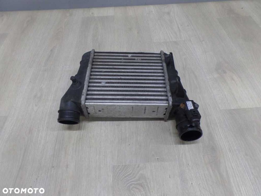 AUDI A4 B7 TFSI CHLODNICA INTERCOOLER 8E0145805AA LEWY 04-07 - 2