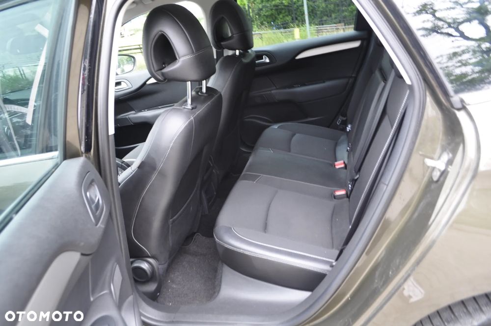 Citroën C4 1.4 VTi Vitamin - 10