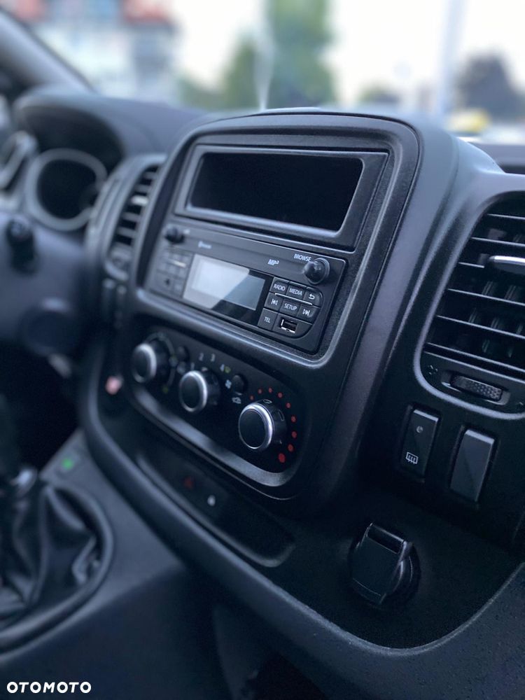 Renault Trafic - 17