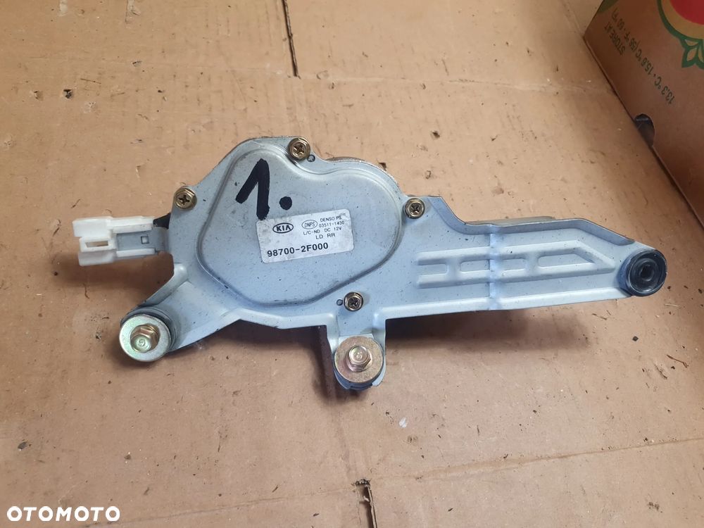 KIA CERATO 1 OE 98700-2F000 SILNICZEK WYCIERACZKI TYŁ - 1