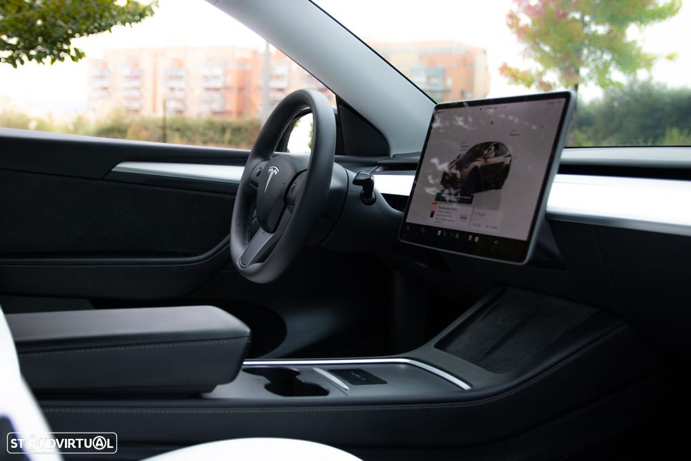 Tesla Model Y Long Range Dual Motor AWD - 34