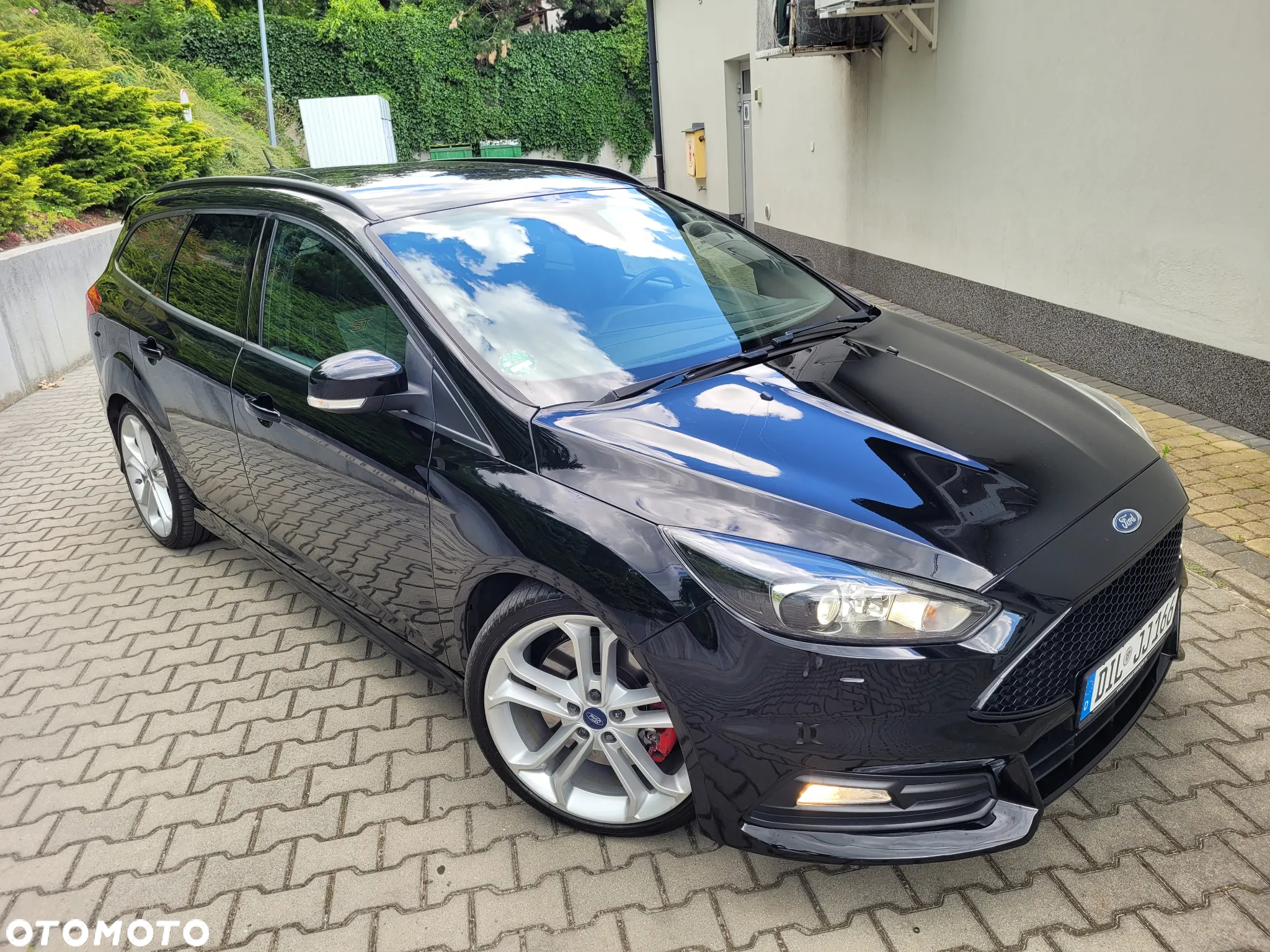 Ford Focus Turnier 2.0 TDCi ST mit Leder-Sport-Paket - 2