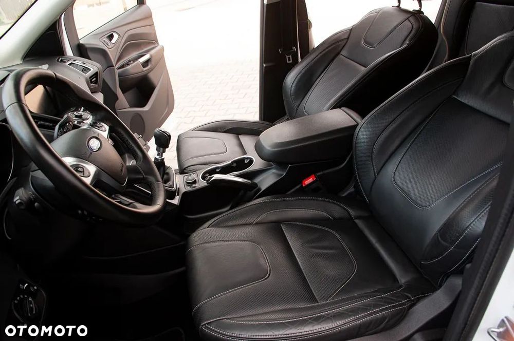 Ford Kuga 2.0 TDCi 4x4 Individual - 31