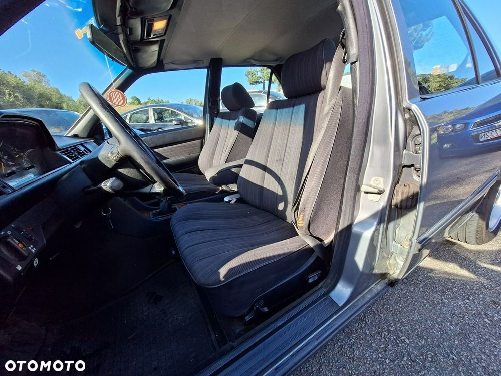 Mercedes-Benz Klasa E 200 - 14