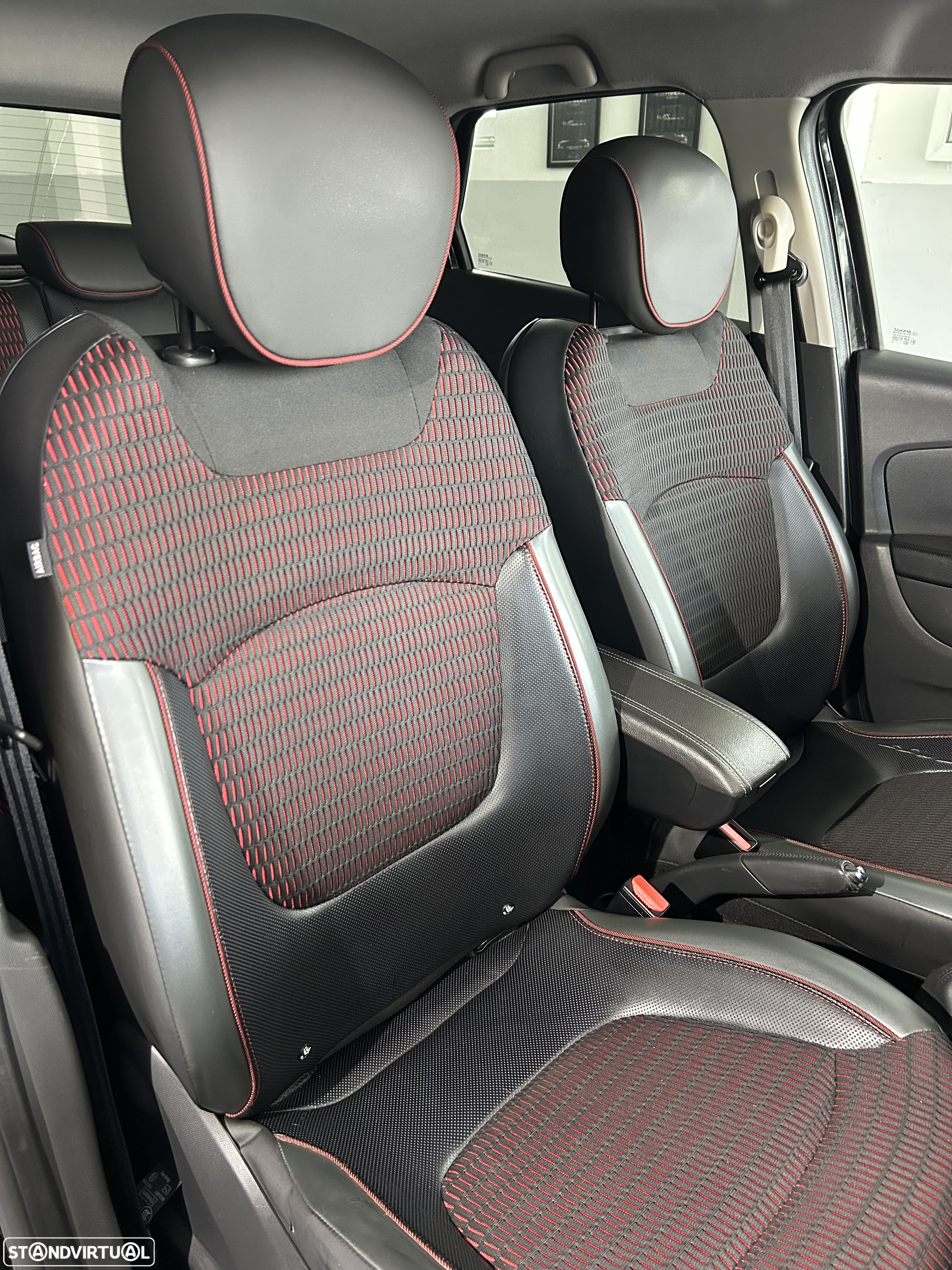 Renault Captur 1.5 dCi Helly Hansen - 13