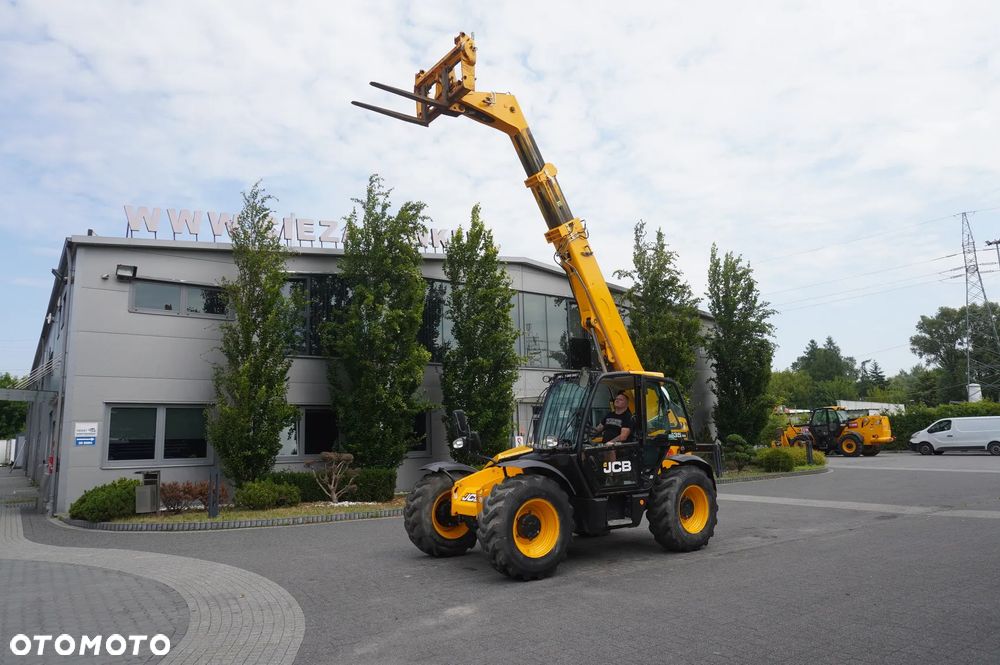 JCB 535-95 / 2021 / 3,5 t / zasięg 9,5 m / joystick - 16