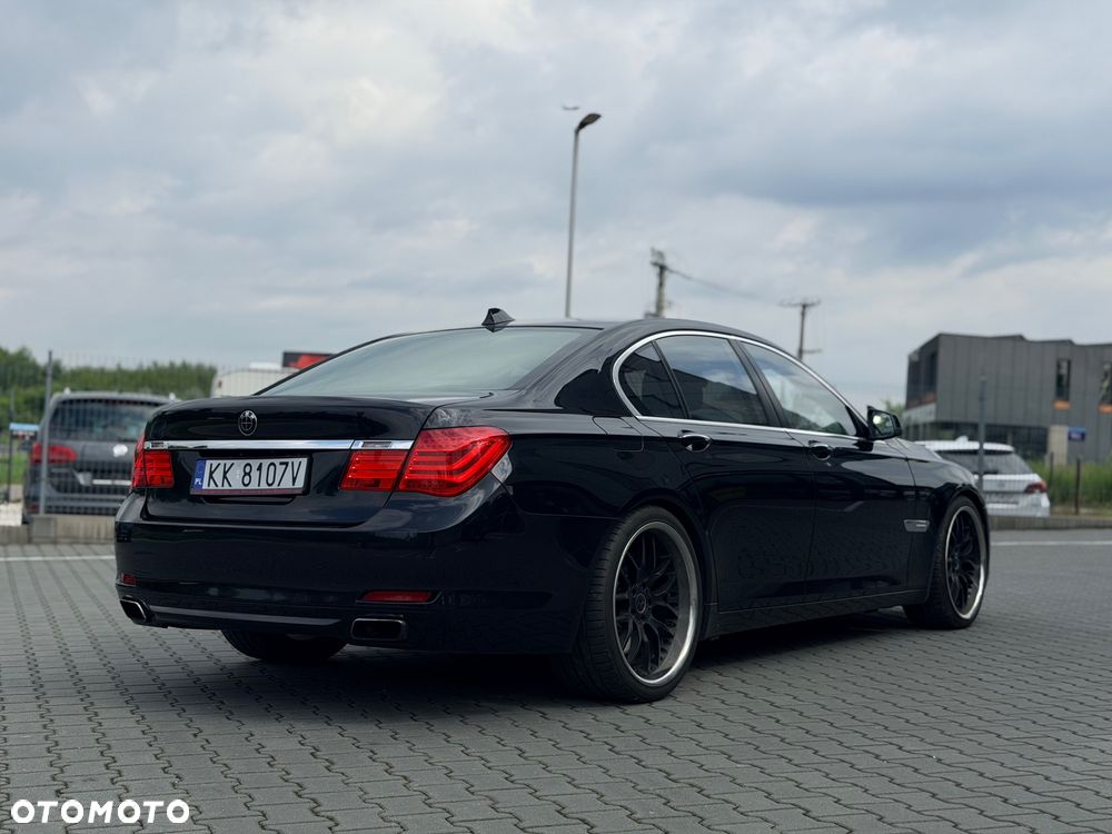 BMW Seria 7 750i - 4