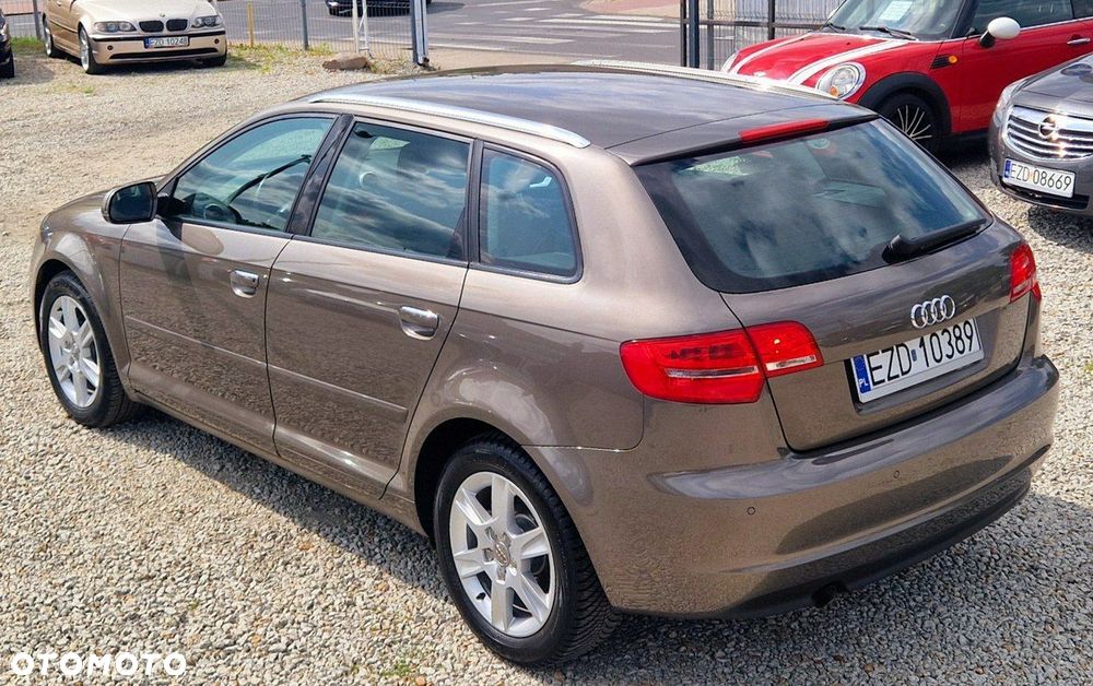 Audi A3 Sportback 1.6 TDI S tronic Attraction - 9