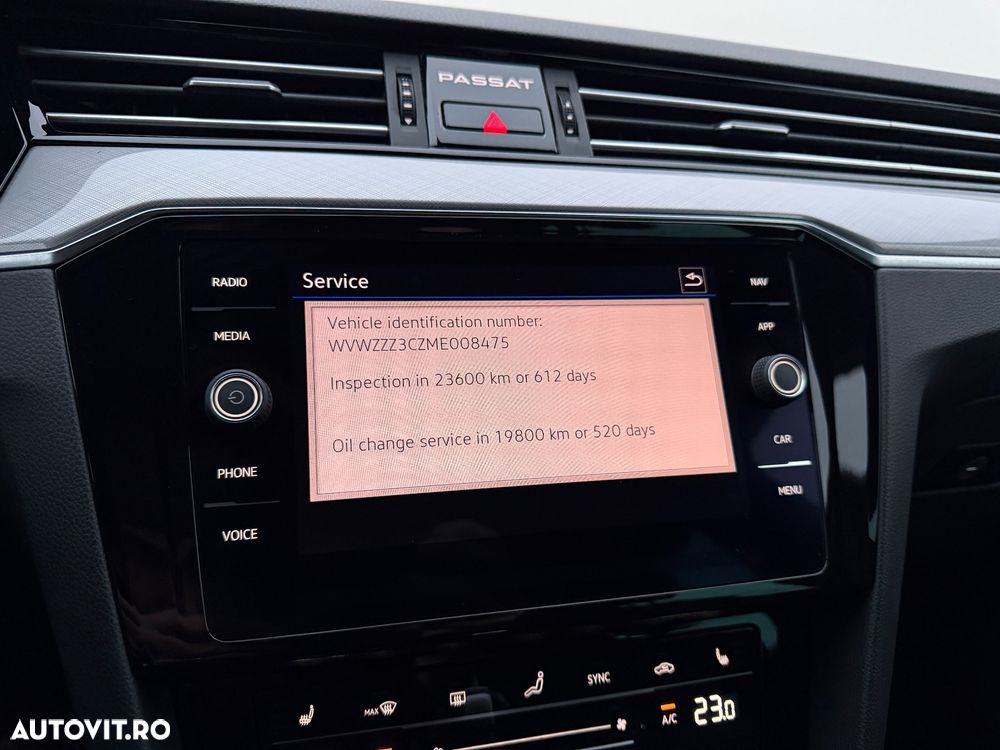 Volkswagen Passat Variant 2.0 TDI SCR DSG Business - 24