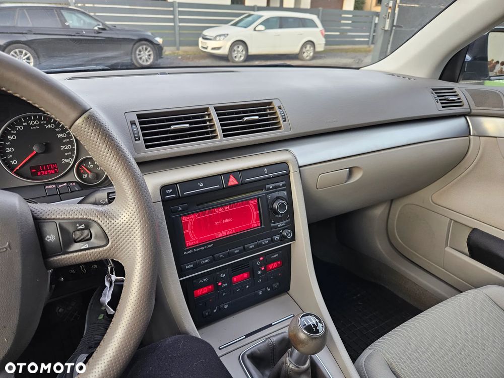 Audi A4 Avant 2.0 TDI - 19