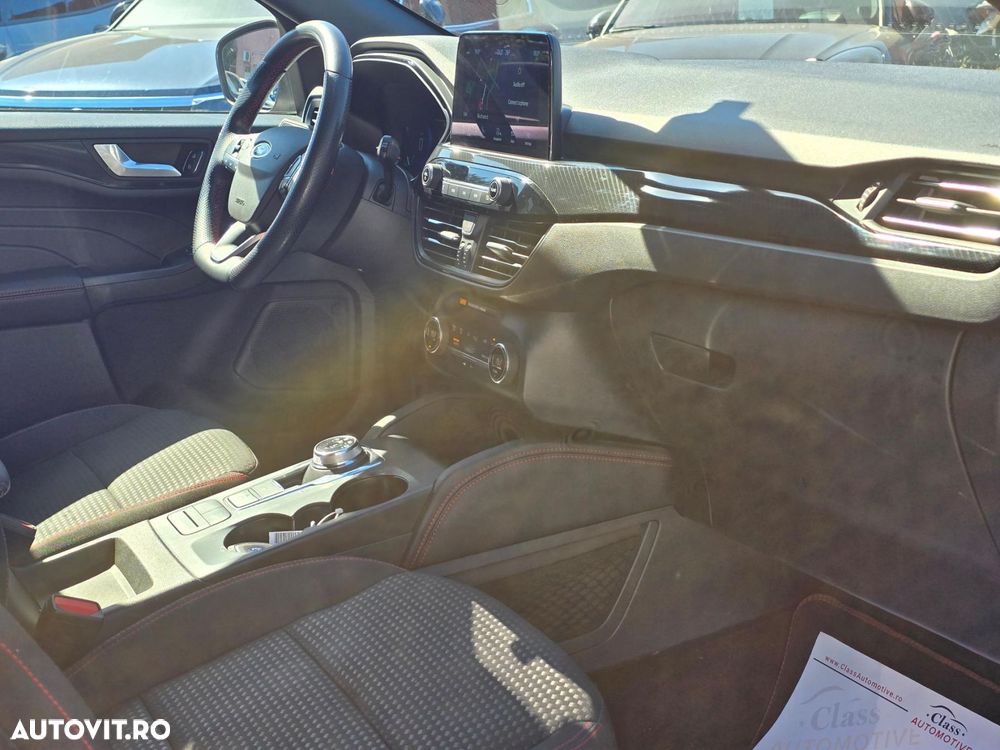 Ford Kuga 2.5 Duratec FHEV 4x4 ST-LINE - 11