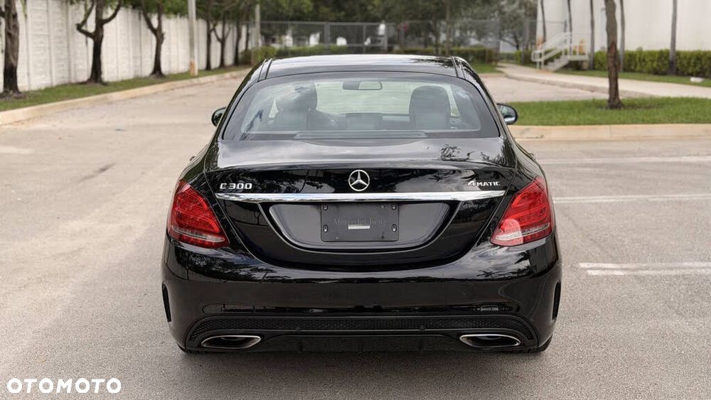 Mercedes-Benz Klasa C 300 7G-TRONIC AMG Line - 5