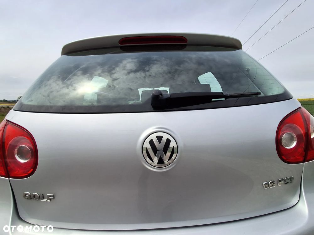 Volkswagen Golf 1.6 FSI Trendline - 4