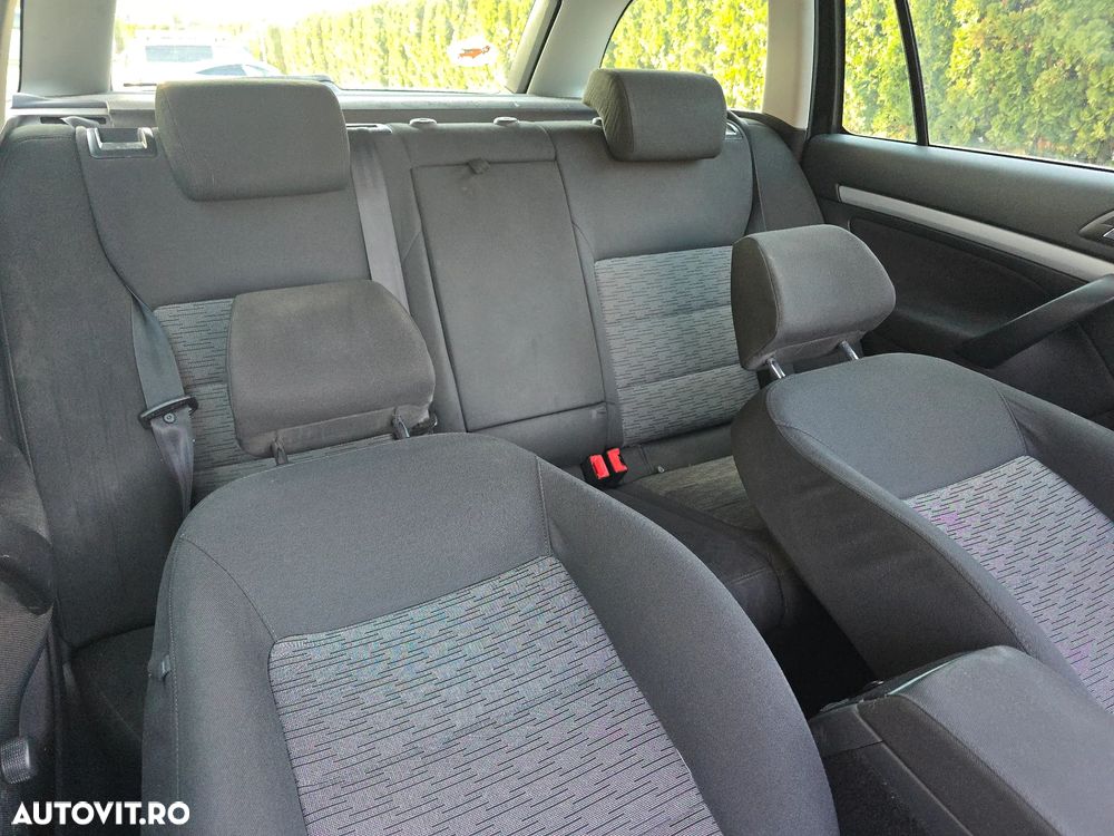 Skoda Octavia Combi 1.2 TSI FAMILY - 10