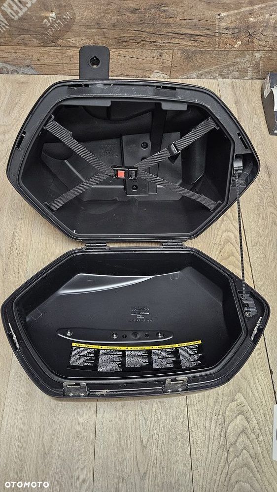 Kufer lewy Yamaha FJR 1300 / Tracer 900 - 15