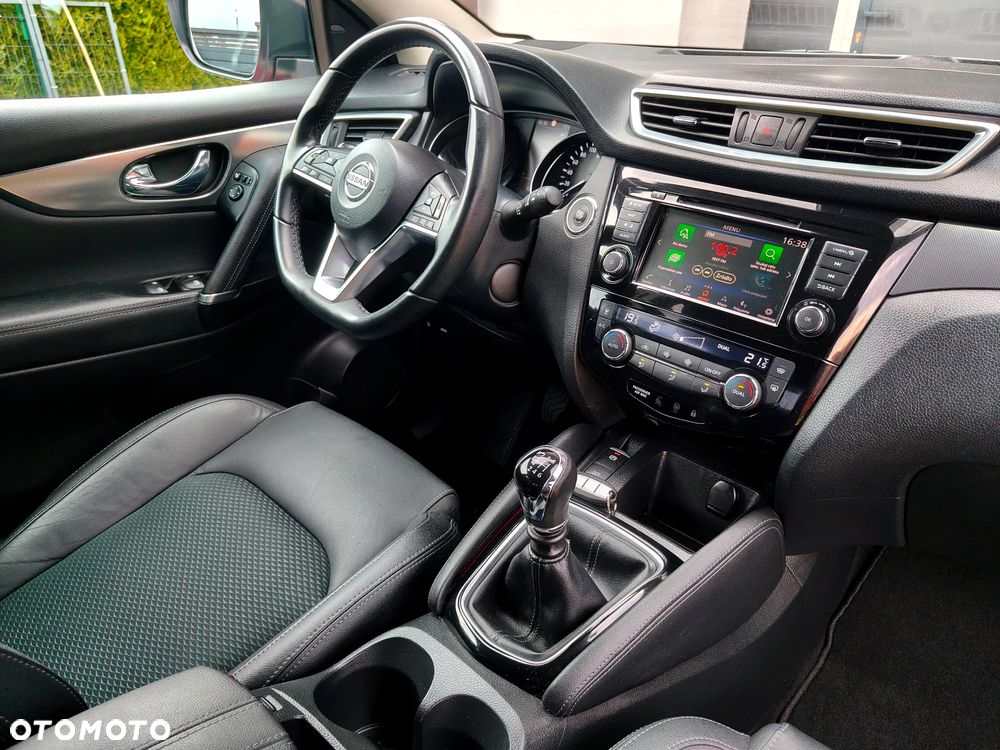 Nissan Qashqai 1.7 dCi TEKNA - 9