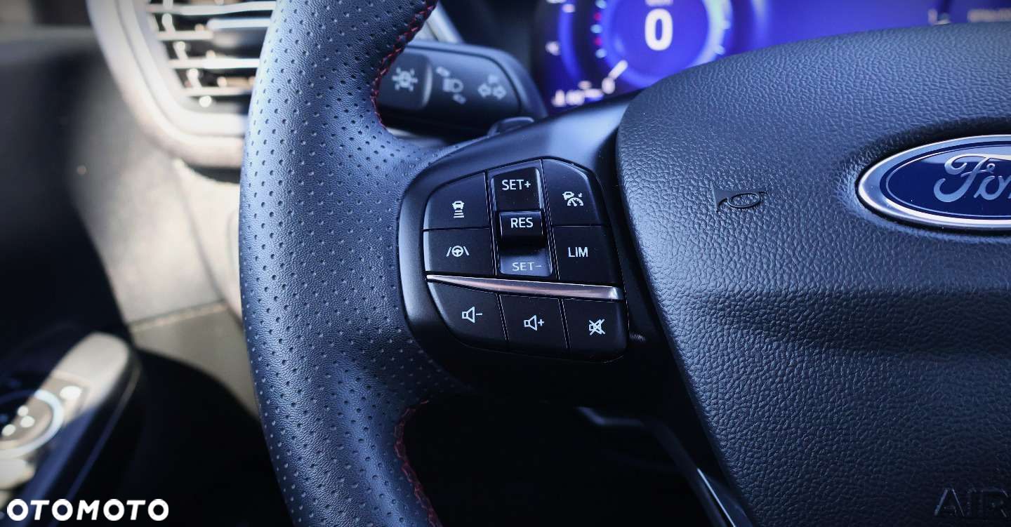 Ford Kuga - 28