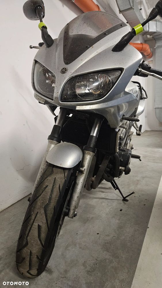 Yamaha FZS - 28