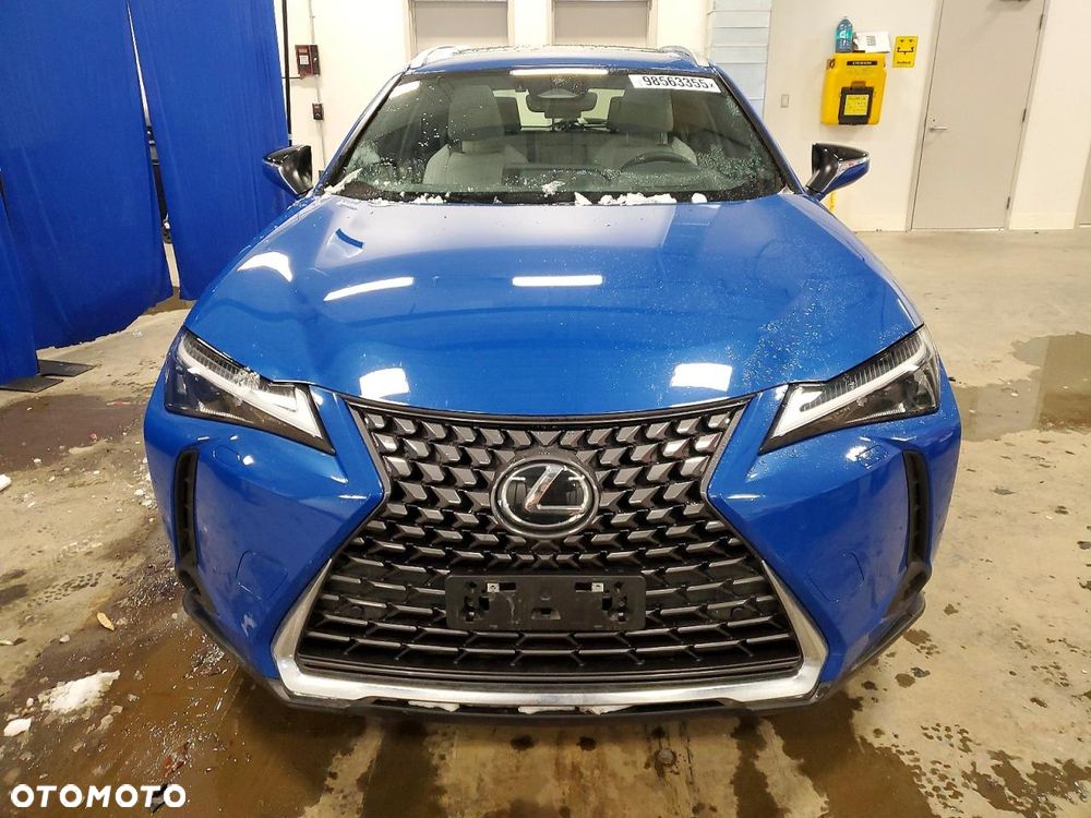 Lexus UX - 5