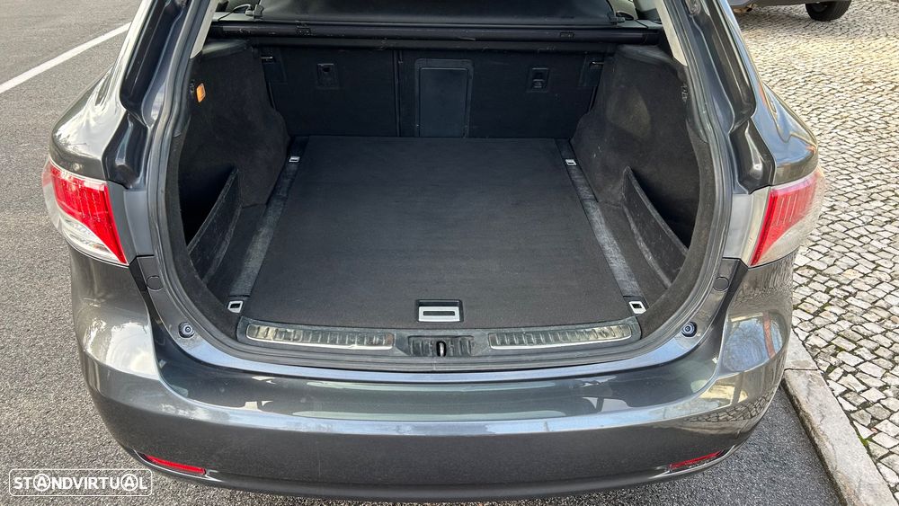 Toyota Avensis SW 2.0 D-4D Premium Sport+GPS - 9
