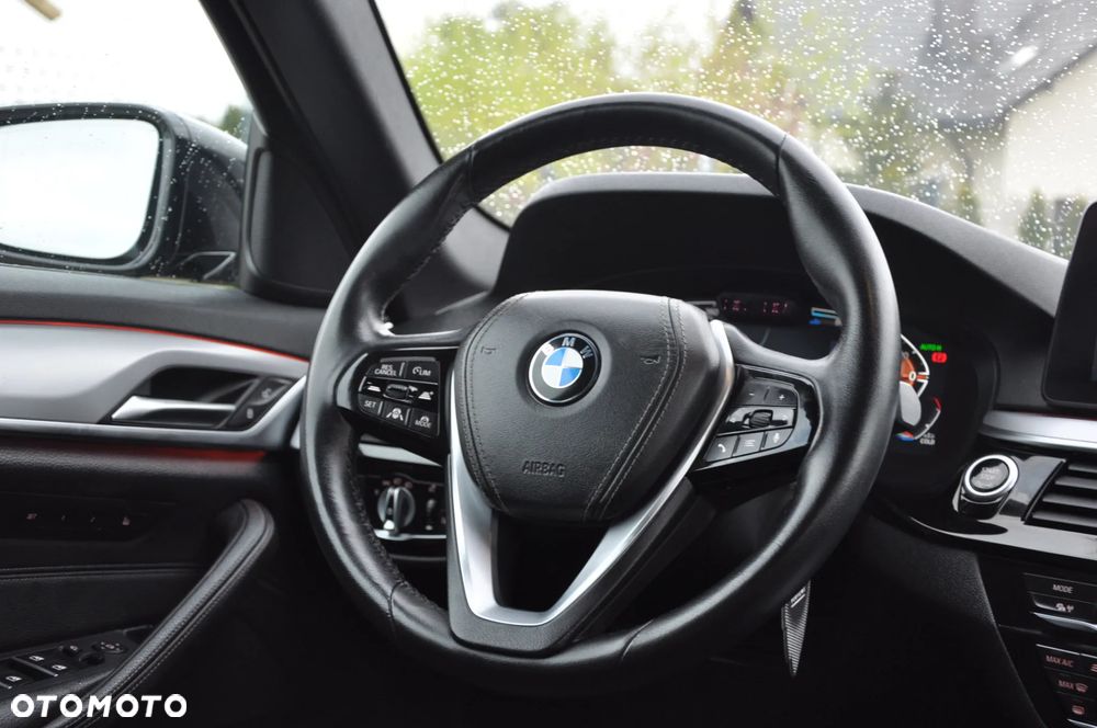 BMW Seria 5 520d xDrive mHEV M Sport sport - 25