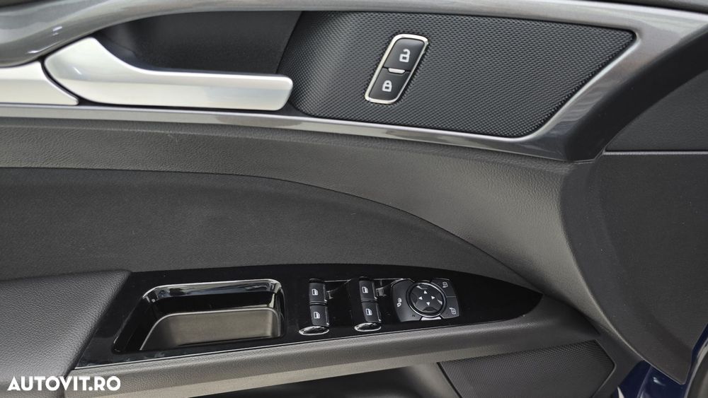 Ford Mondeo 2.0 HEV Trend - 11