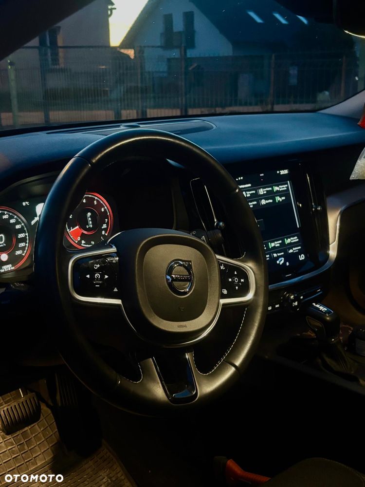 Volvo V60 T4 Momentum - 23