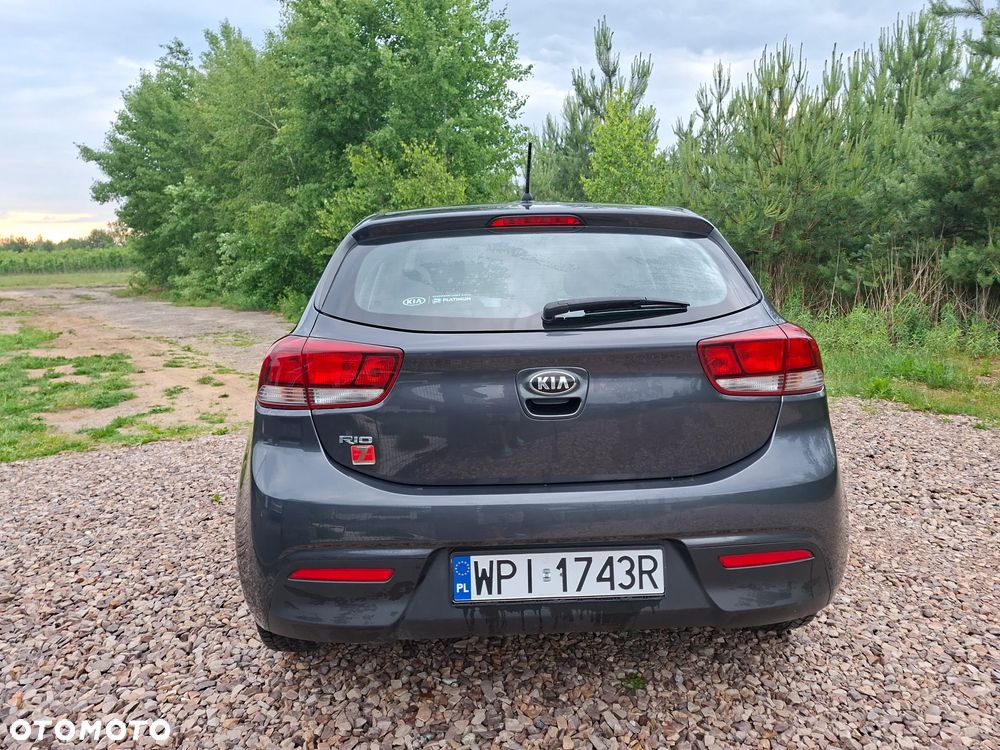Kia Rio 1.2 M - 10