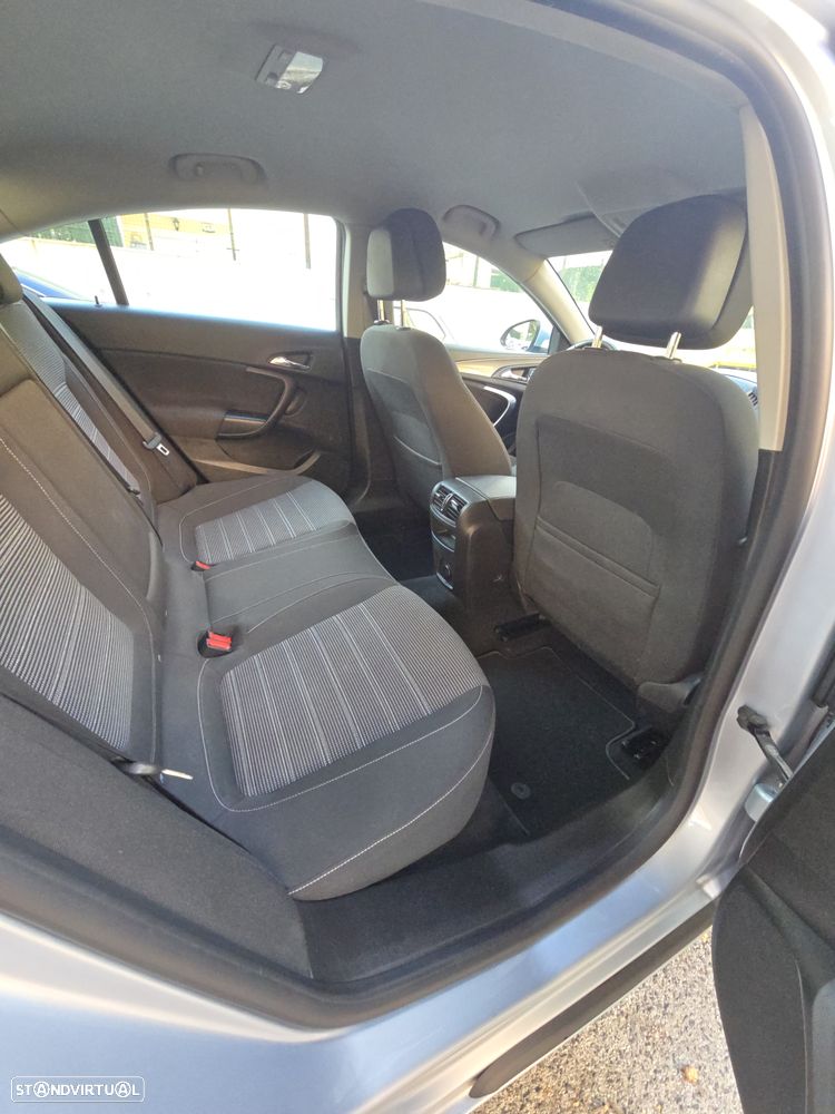Opel Insignia 1.6 CDTI executive S/S - 28